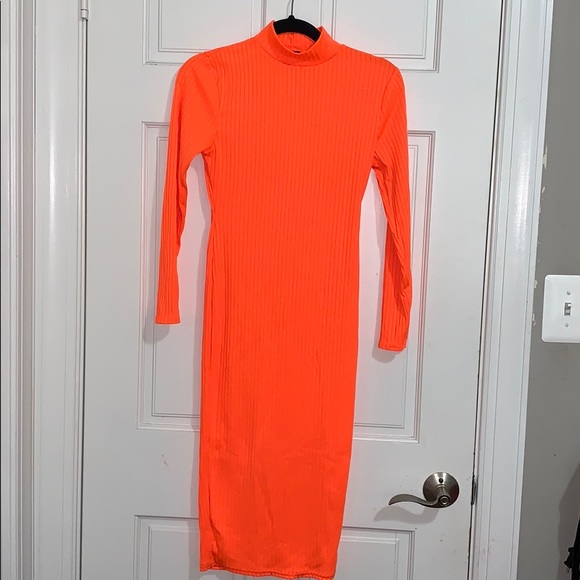 Boohoo Dresses & Skirts - Boohoo orange midi dress